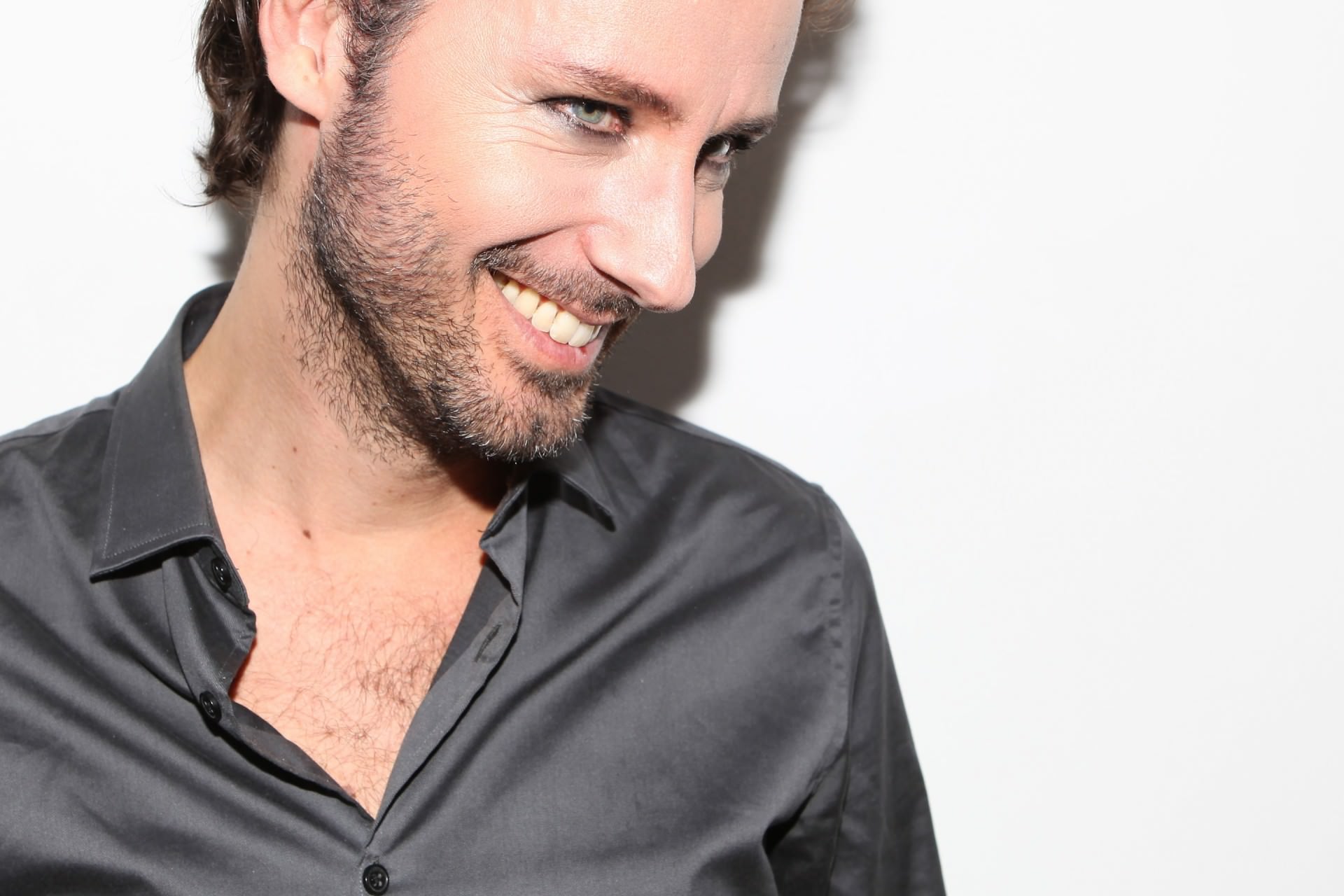 Floris van Onna — Let's Talk: Men & Makeup Throughout History | Amazingy Magazine