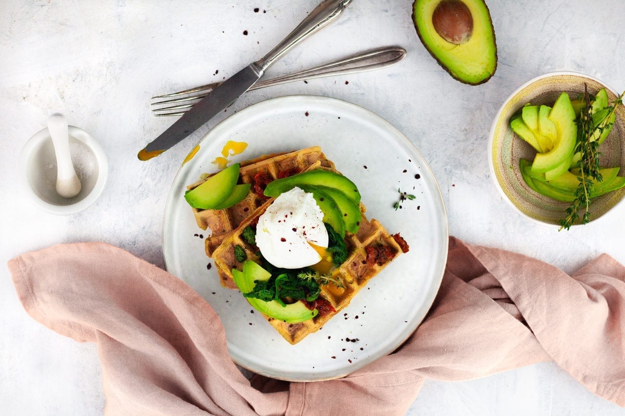 Herzhaften Waffeln: Spinat, getrockneten Tomaten & Thymian | Amazingy Mag