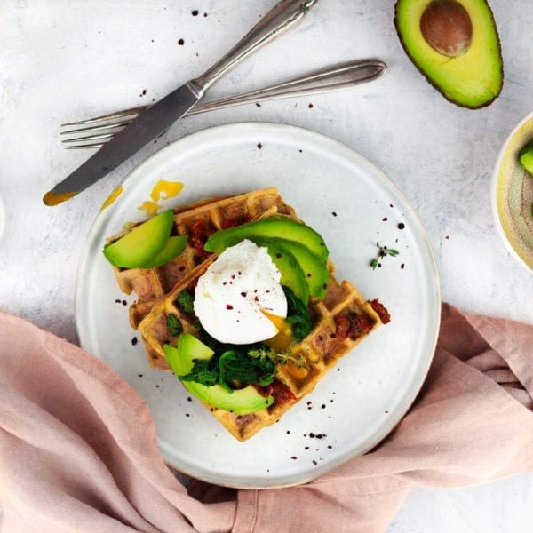 Herzhaften Waffeln: Spinat, getrockneten Tomaten & Thymian | Amazingy Mag