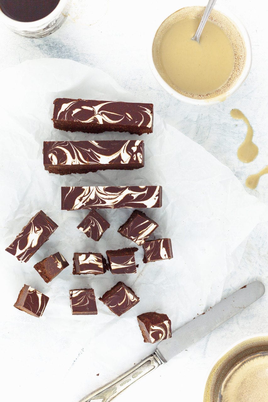 Einfaches Rezept: Veganer Fudge mit Tahin — Share Love Not Secrets | Amazingy Magazine