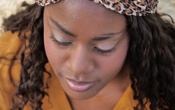 Make-Me-Up: "Traveler's Look" — Makeup Tutorial | Amazingy Magazine