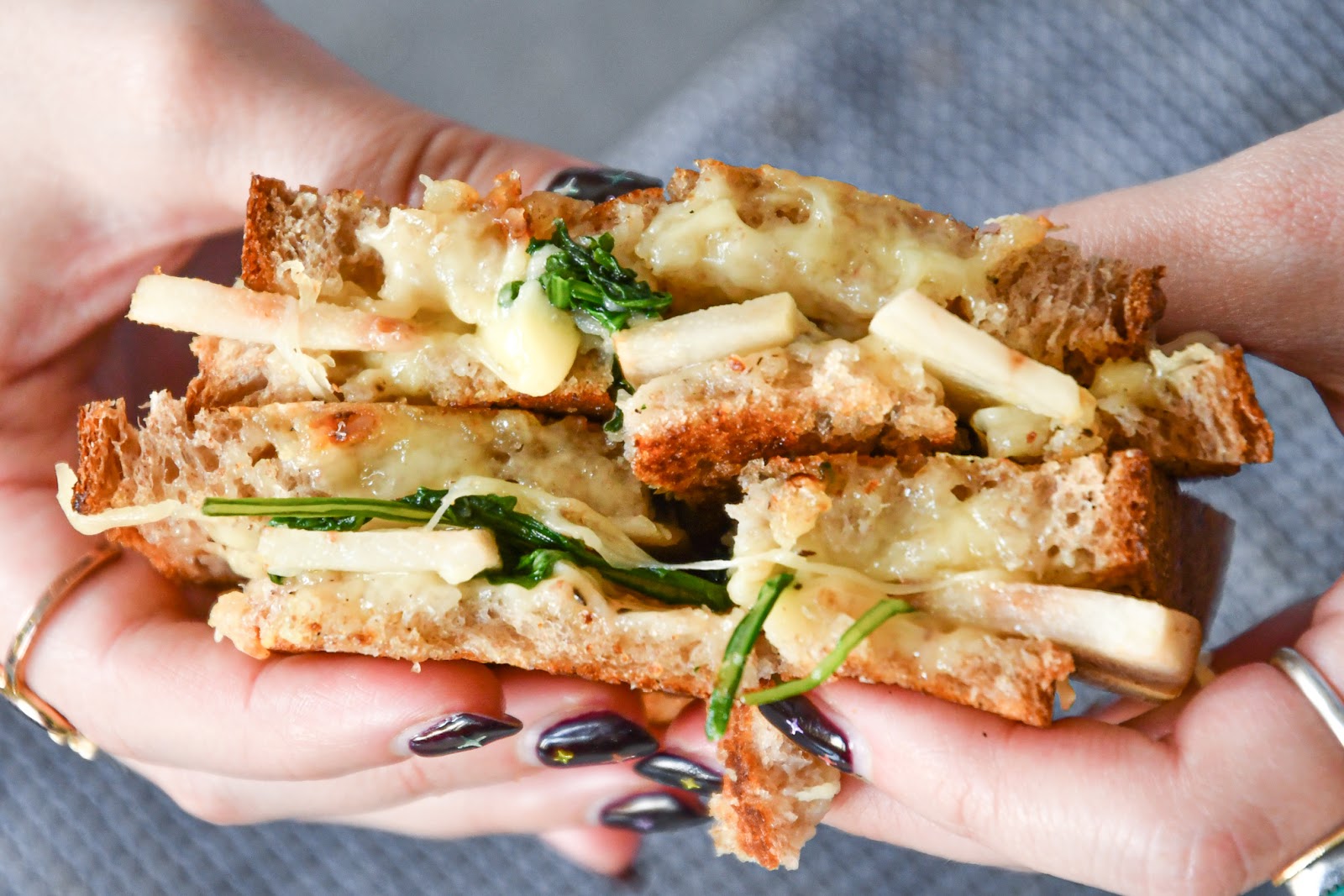 Melissa Martorell-Luque - Grilled Cheese Sandwich with Honey & Pear - Amazingy Magazine