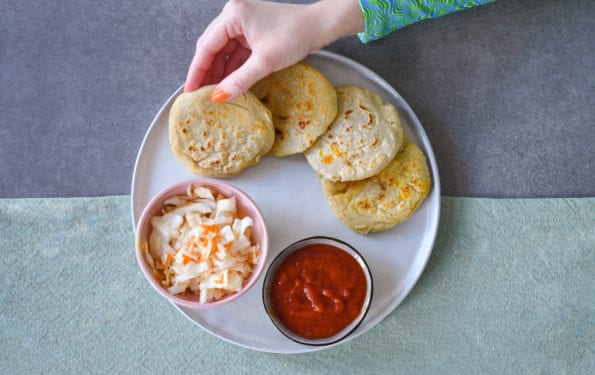 Amazingy Kocht - Pupusas mit Curtido & Salsa (salvadorianisches Rezept) | Amazingy Magazine