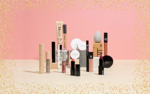 2k21 Amazingy Holiday Giveaways (Week 3) — "For Makeup Lovers" Set | Amazingy Magazine