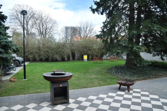 Mádara Tour - Laubes Nams backyard space