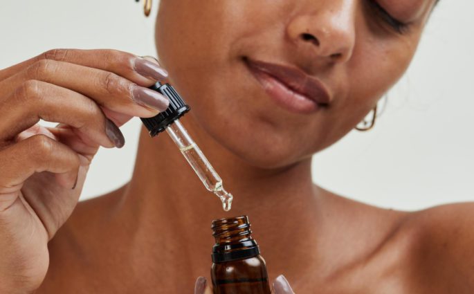Aktive Wirkstoffe - Vitamin C Booster in winzigem Fläschchen - Photo von Pai Skincare