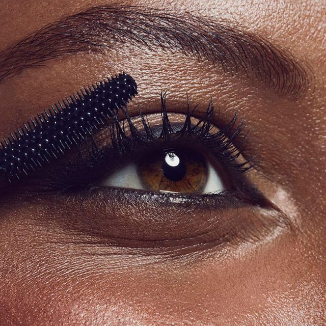 Kjaer Weis - Volumizing Mascara (Model)