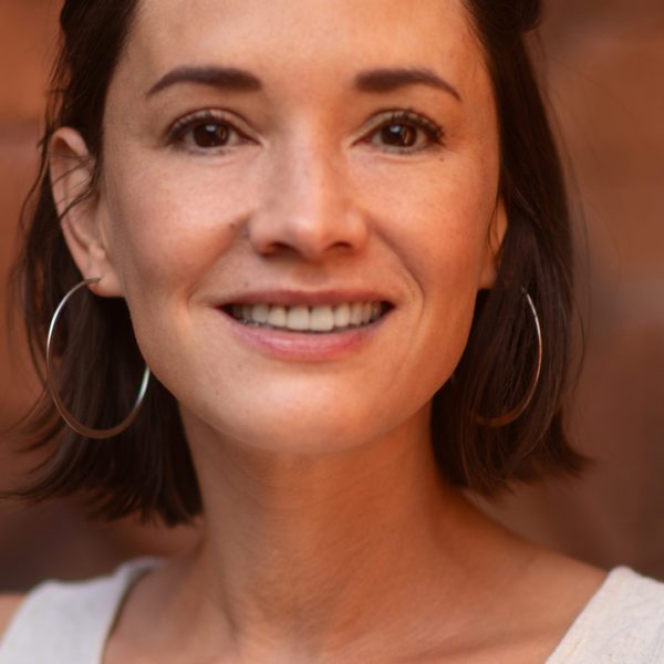 Jennifer Chan de Avila (Headshot #2)
